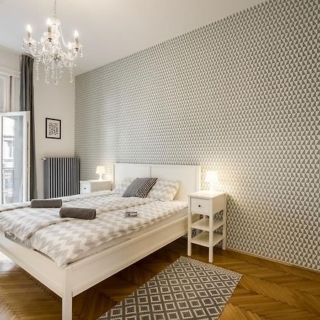 Bpr Charming Design Apartment With Balcony, A/C Budapeste Exterior foto