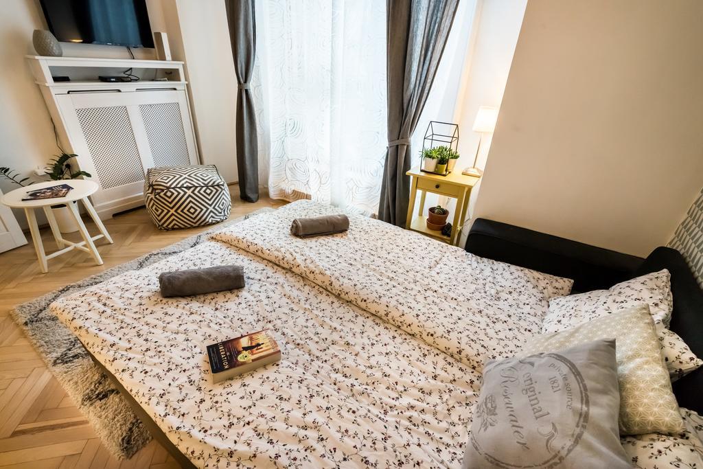 Bpr Charming Design Apartment With Balcony, A/C Budapeste Exterior foto